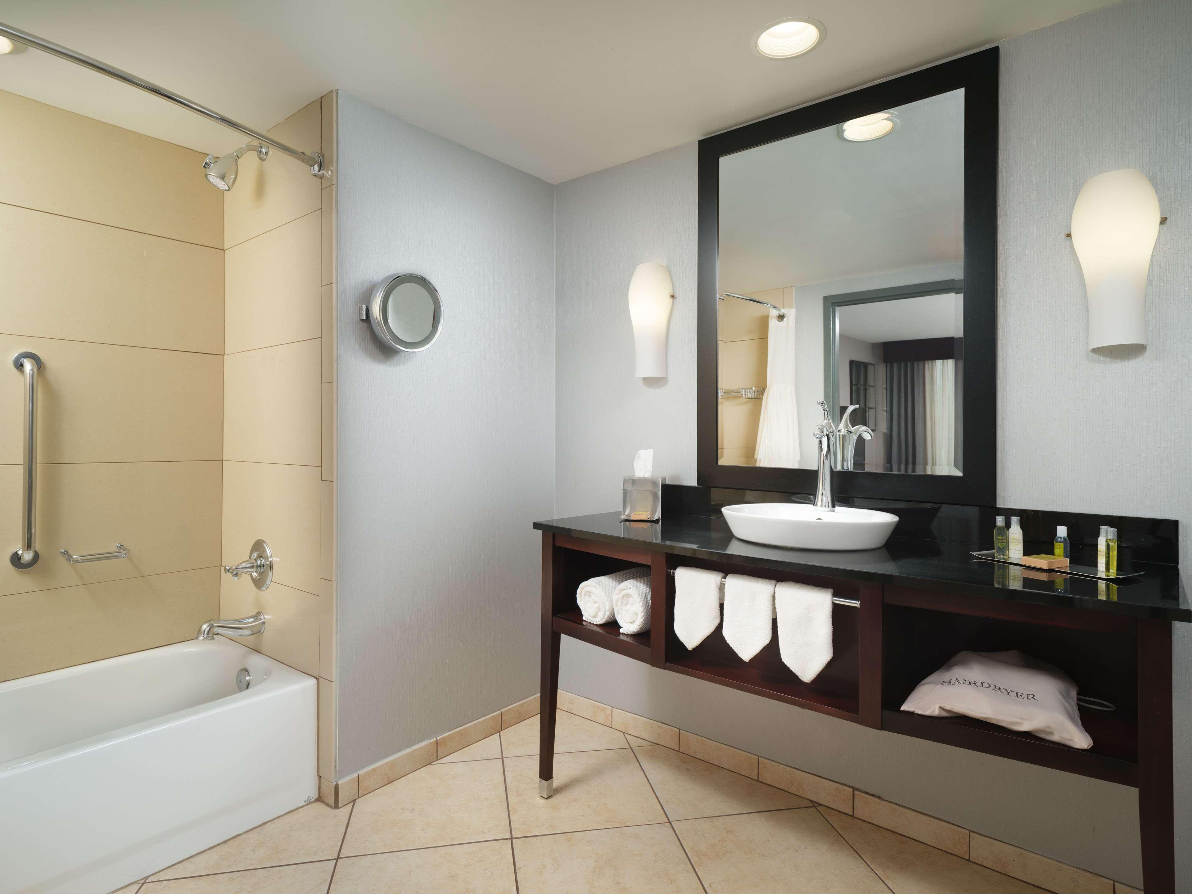 Doubletree By Hilton Hotel Chattanooga Downtown Екстер'єр фото