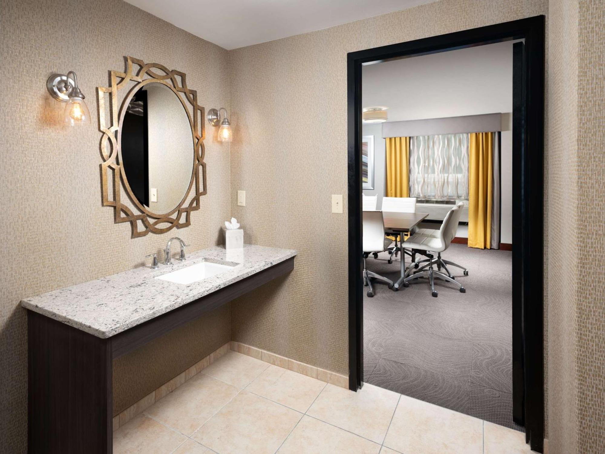 Doubletree By Hilton Hotel Chattanooga Downtown Екстер'єр фото